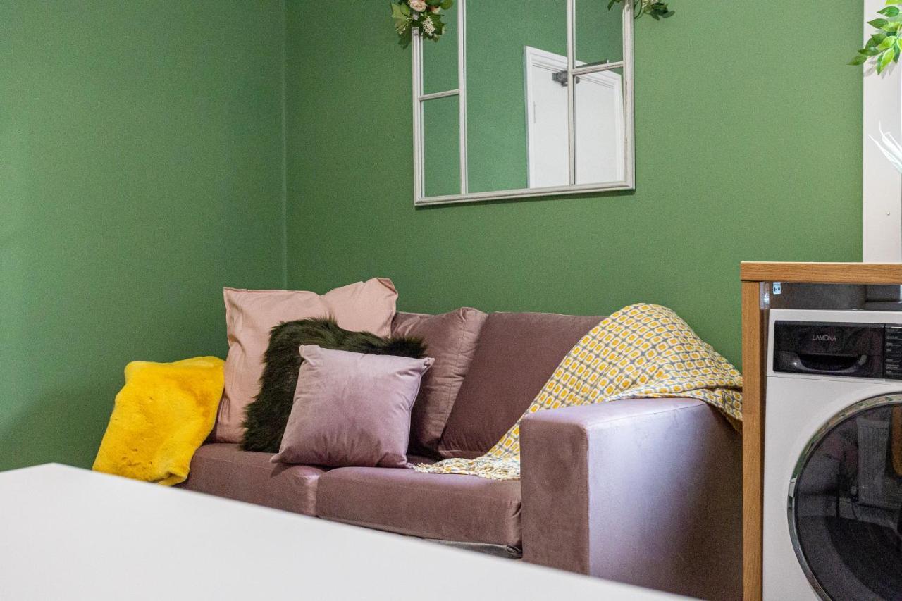 Charles Alexander Short Stay - Botanical House Cleveleys Εξωτερικό φωτογραφία